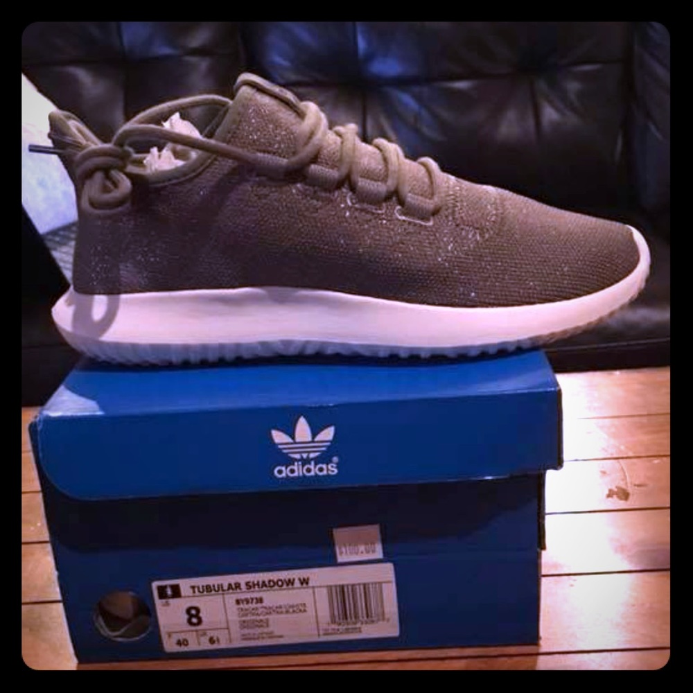 Women’s size 8 Adidas